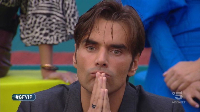 Massimiliano Morra gay? “Stava con un farmacista sposato, fidanzata come copertura”, gossip choc – VIDEO preview