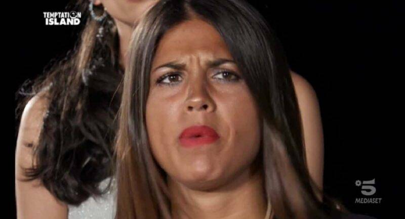 Temptation Island, Speranza e Alberto: lui vicino alla single Nunzia, lei “Schifo totale” – VIDEO preview