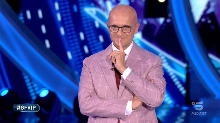 GF Vip 6, un rifiuto e una candidatura: amato conduttore anni ’90 pronto a dire sì preview
