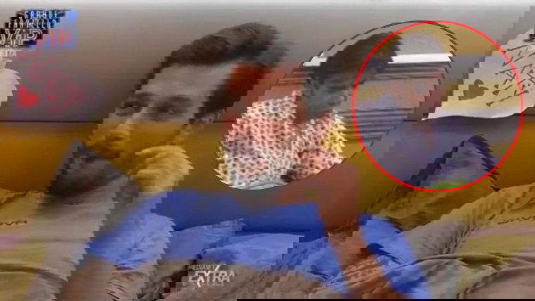 GF Vip, Andrea Zelletta prende in giro Morra per un tic dovuto all’incidente stradale? (VIDEO) article-post