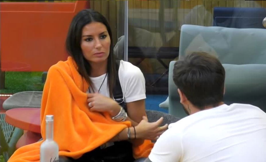 GF Vip, Elisabetta Gregoraci irremovibile con Pierpaolo Pretelli: “Non posso darti ciò che vuoi” (VIDEO) article-post