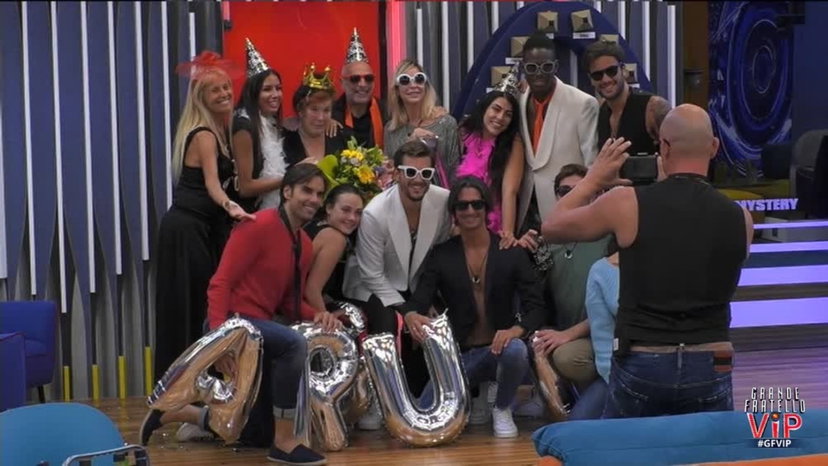 GF Vip, Patrizia De Blanck compie 80 anni nella Casa e si commuove per la festa a sorpresa (VIDEO) preview