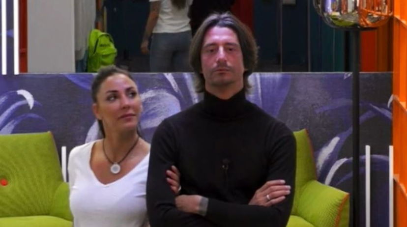 Selvaggia Roma spiazza tutti: il bellissimo gesto per Francesco Oppini in crisi al GF Vip (VIDEO) preview