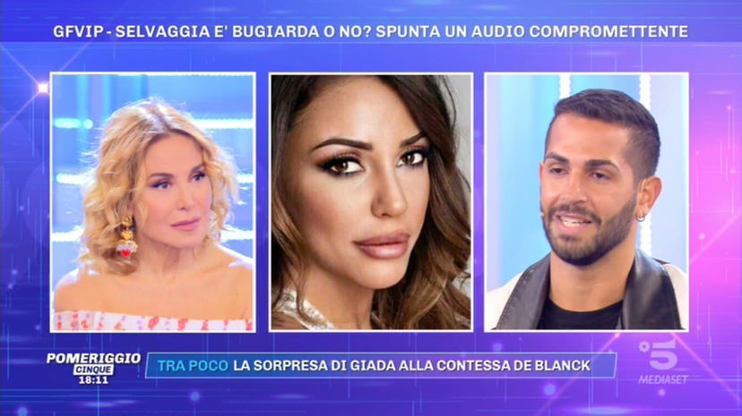Selvaggia Roma, suo bff smentisce Enock: “Bacio intenso, il suo amico? Voleva me anche se è sposato” preview