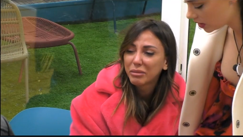 GF Vip, Selvaggia Roma choc: “Mio fratello ha provato ad uccidersi…”, la regia cambia inquadratura (VIDEO) preview