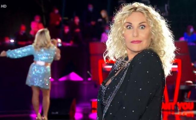 Elettra Lamborghini censurata a The Voice Senior: Salini “taglia” la lezione di twerking ed esplode il caso article-post