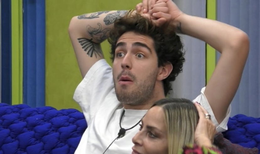 GF Vip, lo spasimante di Zorzi è un impostore? “Non è gay, ci prova con le ragazze e scrive cose pesanti” preview