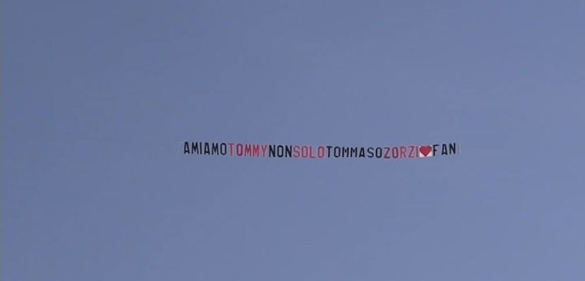 Quanto costa inviare un aereo al GF Vip? Boom di messaggi dai fan e mittenti misteriosi preview