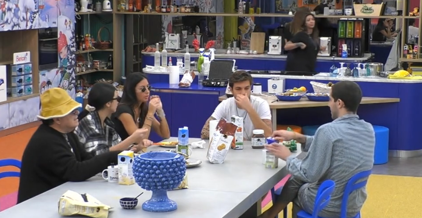 “Me ne vado adesso!”, Elisabetta Gregoraci “minaccia” di andare via: ecco cosa è successo (VIDEO) preview