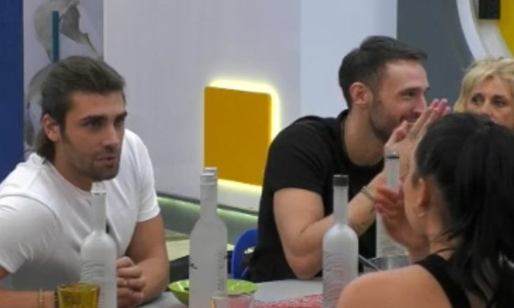 GF Vip, Mario Ermito e quel curioso complimento all’ex Adua Del Vesco delle fiction preview