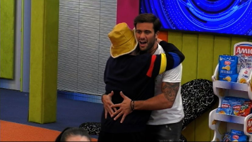 Pierpaolo Pretelli messo in guardia da Cristiano Malgioglio? “Non ti fidare”, le segnalazioni preview