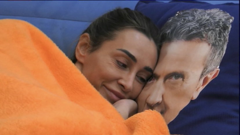 Sonia Lorenzini parla da sola al GF Vip: “Ripigliati coglion*!” il suo monologo diventa virale (VIDEO) preview