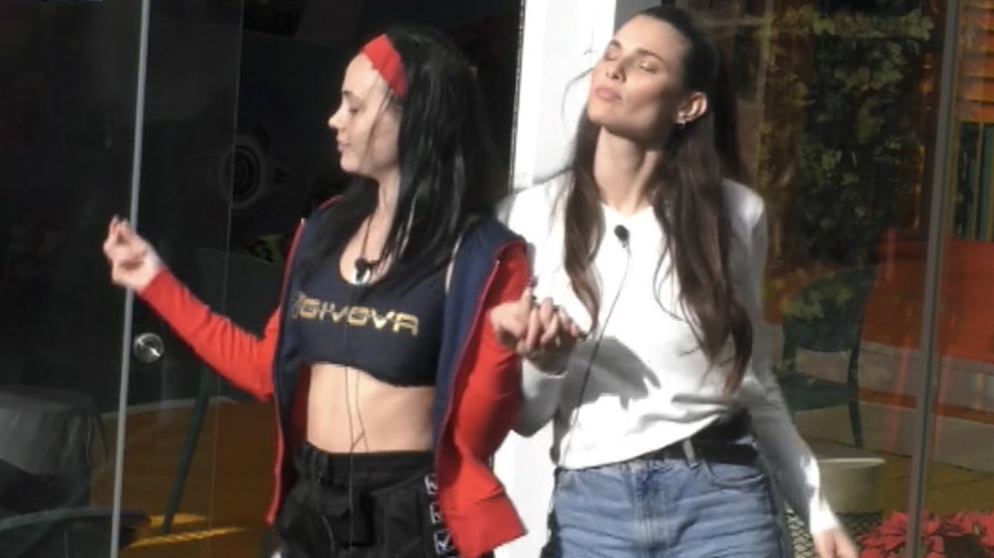 Rosalinda Cannavò ha fatto un sogno erotico su Dayane Mello: “Te lo racconto fuori di qua…” – VIDEO article-post