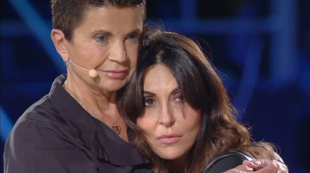 Ida, mamma di Sabrina Ferilli: chi è? Quando Maria De Filippi lesse una lettera che fece piangere l’attrice preview