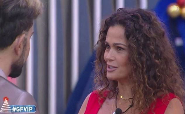 Samantha De Grenet, scivolone su Giacomo Urtis dopo incontro col padre “ovvio che vorrebbe un figlio sposato regolare” – VIDEO preview