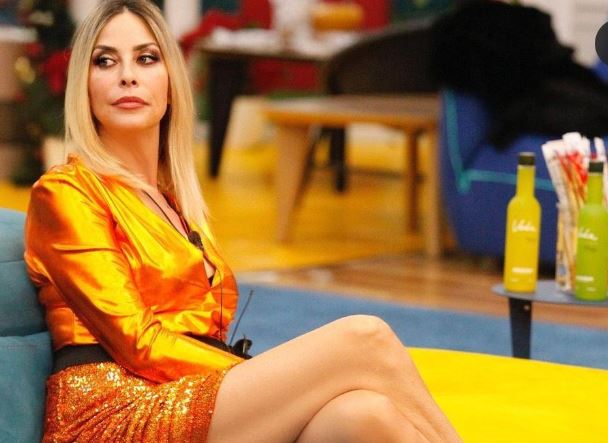 Il marito di Stefania Orlando contro la decisione del GF Vip: like sul televoto e commento article-post
