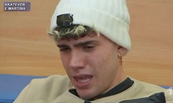 Amici 20, Martina lascia ancora Aka7even, lui si dispera: “E’ finita, ha Raffaele in testa, basta!” preview