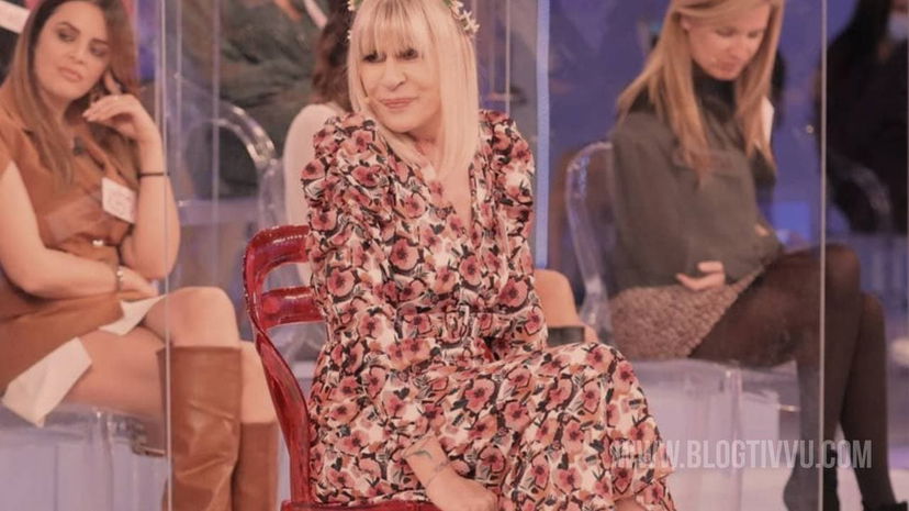 Ecco le foto bollenti che Maurizio ha mandato a Gemma scandalizzando la dama di Uomini e Donne preview