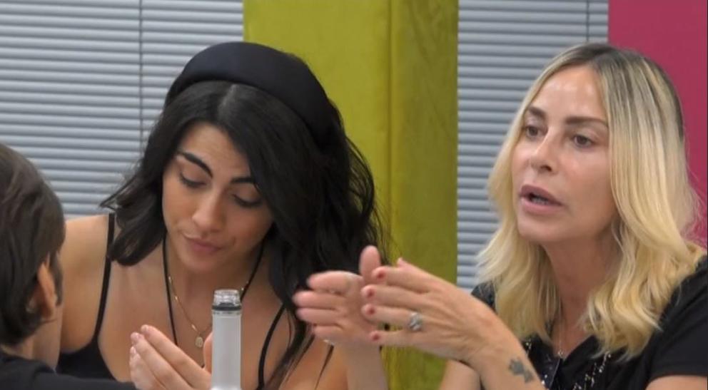 Giulia Salemi attacca Stefania Orlando