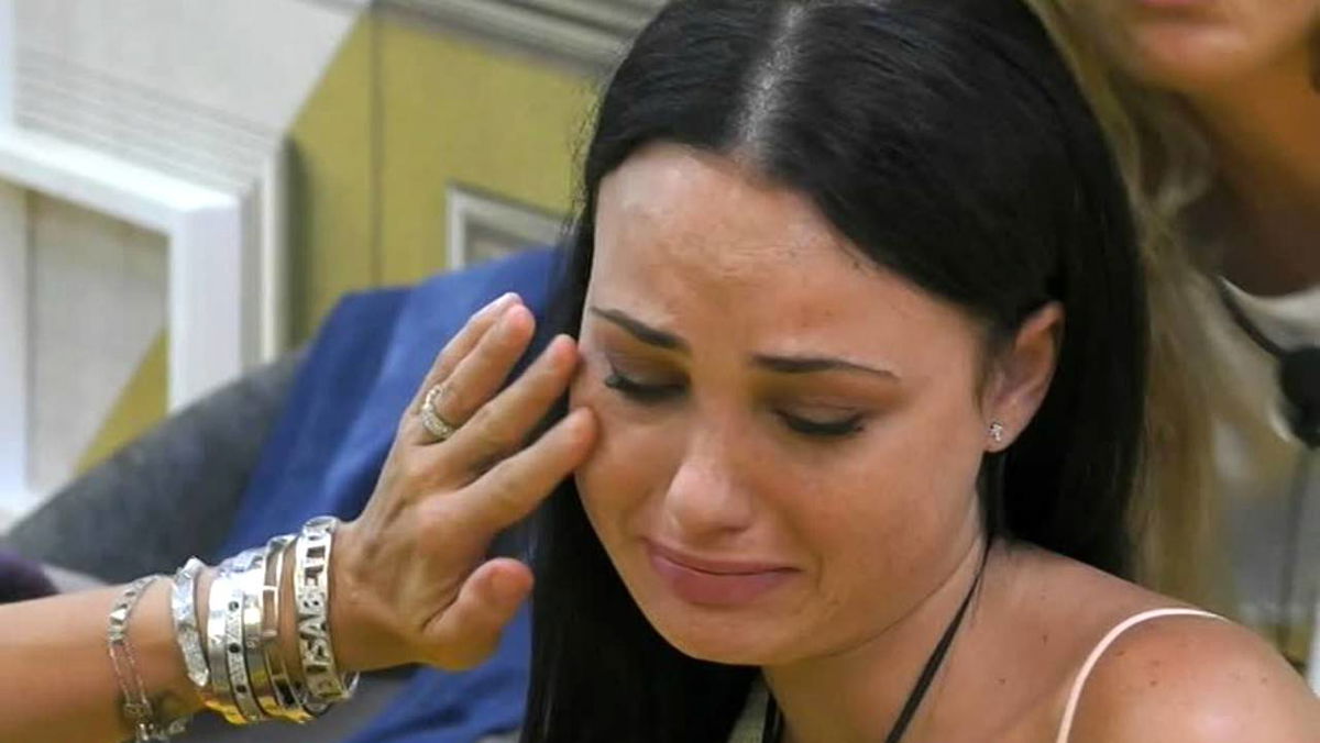 “Rosalinda Cannavò o Adua Del Vesco? Recita sempre, come una soap!”: la bordata di un ex del GF Vip article-post