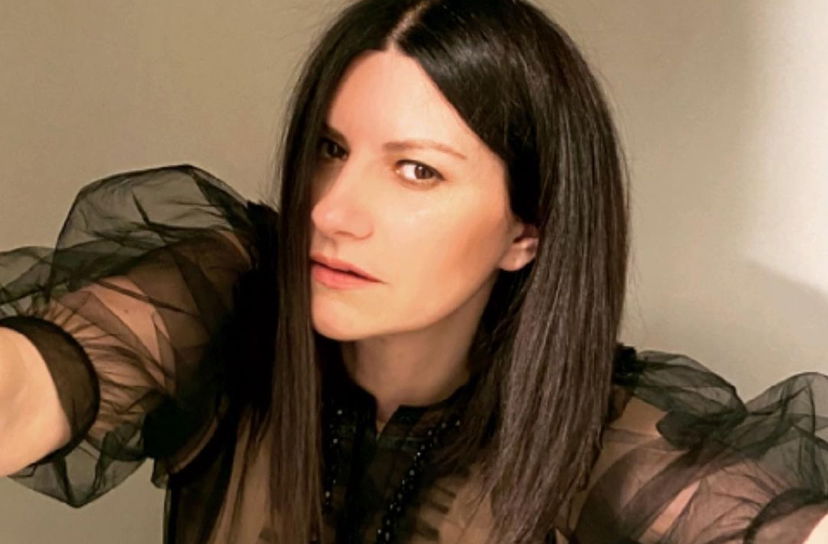 Laura Pausini attacca la sua casa discografica e rispedisce indietro i loro fiori preview