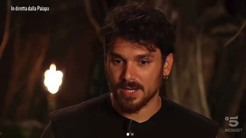 Andrea Cerioli: “grande bluff” dell’Isola? Ilary Blasi lo prende in giro “Facciamolo piangere” – VIDEO preview