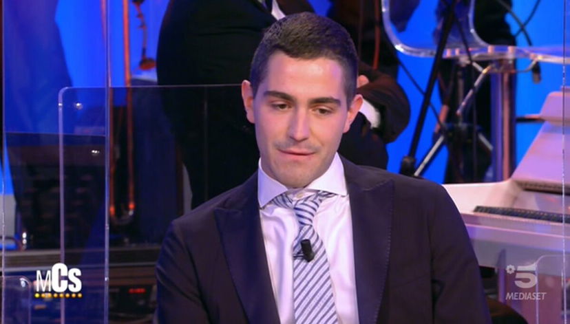 Tommaso Zorzi attaccato per l’ospitata da Costanzo: “Fa comunella con Giorgia Meloni” – VIDEO preview