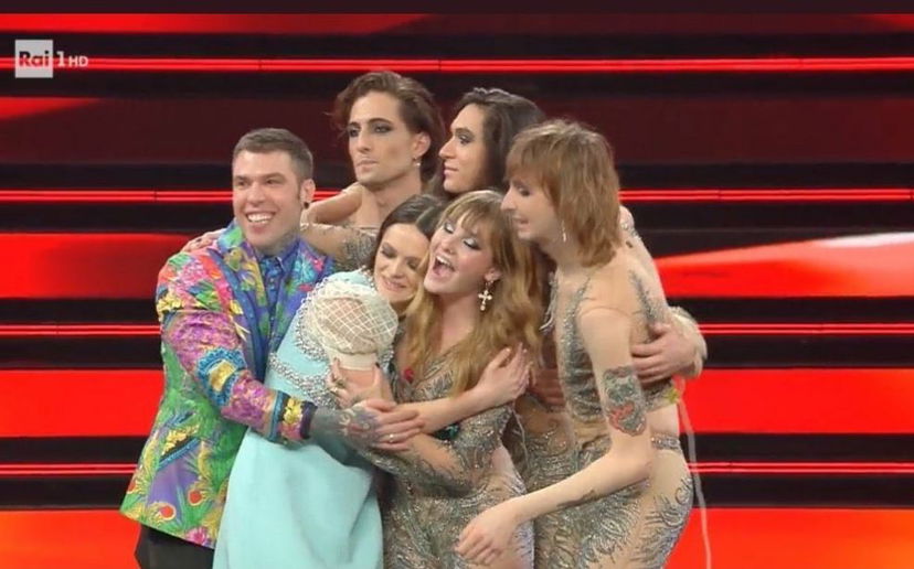 Chiara Ferragni chiede di votare per Fedez, Codacons: “Classifica Sanremo 2021 a rischio annullamento” preview