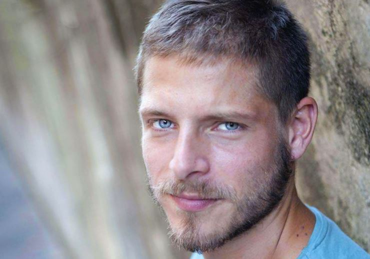 Gabriele Rossi parla dell’AresGate e di Gabriel Garko: “Ora avrà la forza di dire la verità!” article-post