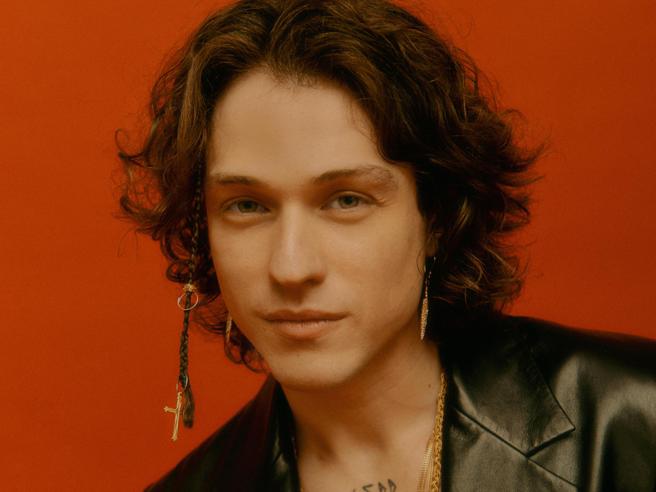 Irama verso la squalifica da Sanremo 2021, collaboratore positivo al Covid: una fonte conferma l’eliminazione preview