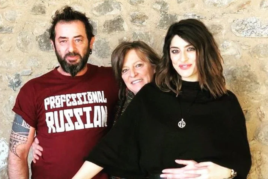 Chi è il fratello di Elisa Isoardi e perché vive come un eremita article-post