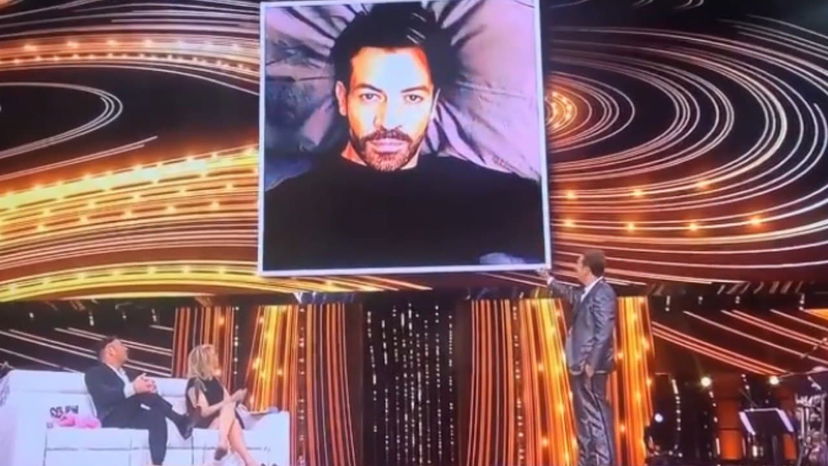 Pio e Amedeo stuzzicano Gianni Sperti durante l’intervista a Maria De Filippi: la reazione dell’opinionista preview