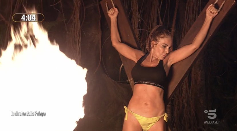 Isola, Fariba: prova del fuoco choc, Giulia Salemi chiede di interromperla preview