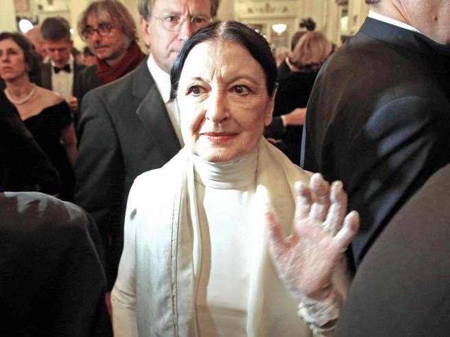 Carla Fracci in gravi condizioni: è mistero sul perché preview