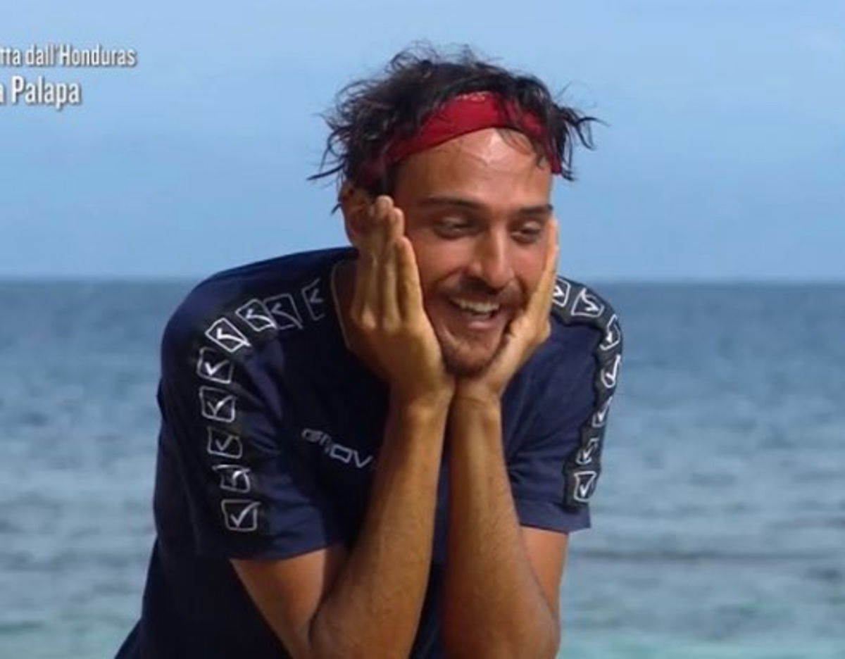 Awed, Isola dei Famosi