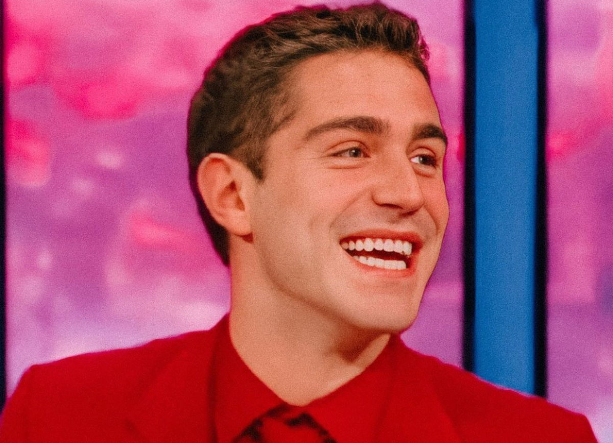 “A Mediaset? Gay a tutte le ore come l’onnipresente Tommaso Zorzi”, parla Carlo Freccero article-post