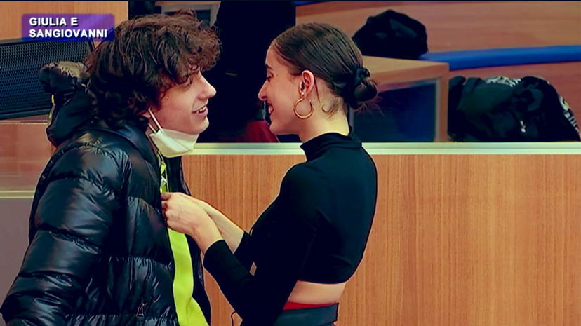 Sangiovanni e Giulia Stabile vanno a convivere dopo Amici 20? Il trapper “frena” article-post