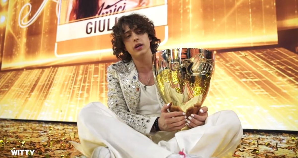 Sangiovanni dopo la finale di Amici 20: prime parole e commento di Madame – VIDEO article-post