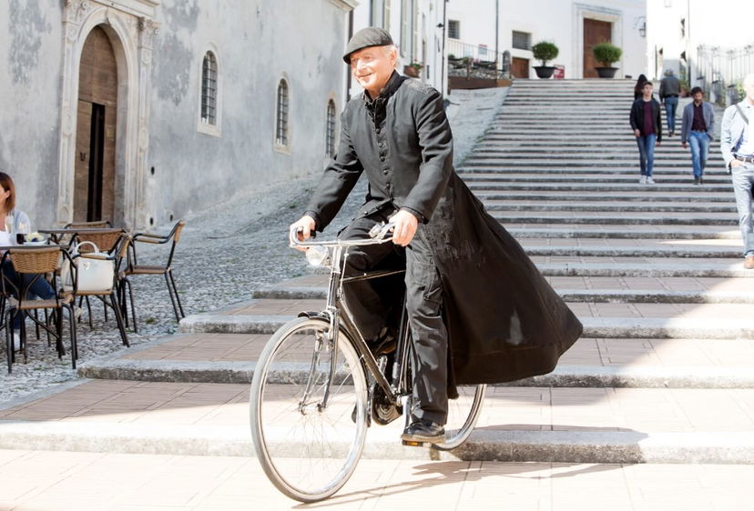Terence Hill lascia Don Matteo, ecco chi lo sostituirà: il nome bomba article-post