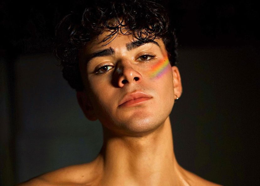 “Sono gay”, Luciano Spinelli fa coming out: ecco le parole del giovane YouTuber preview