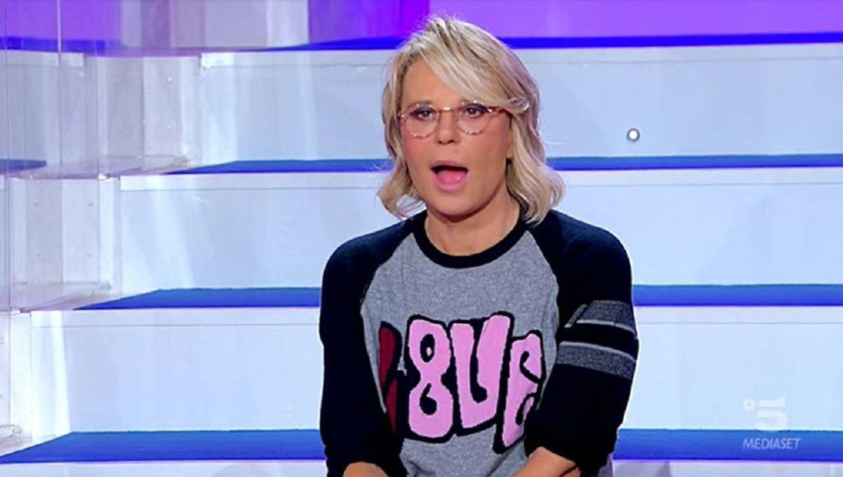 Maria De Filippi prova imbarazzo per alcuni protagonisti dei suoi show: “Mi è capitato…” article-post