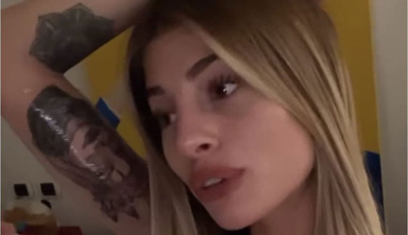 Chiara Nasti, il nuovo tatuaggio scatena l’ironia social: l’influencer interviene preview