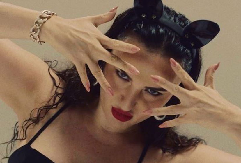 Arisa via da Amici, la cantante interviene: il duro attacco a Dagospia preview