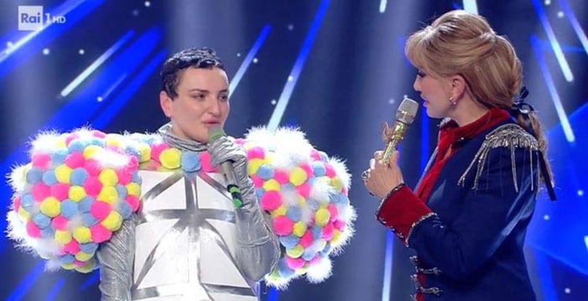 Arisa fuori da Amici 21: Milly Carlucci le fa la corte per Ballando con le stelle preview