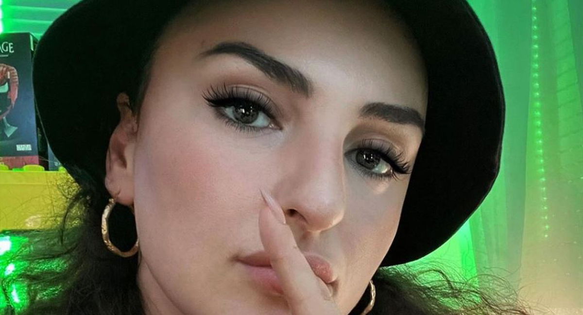 Arisa via da Amici: dietrofront e ripensamenti, ecco cosa c’è dietro al suo addio article-post