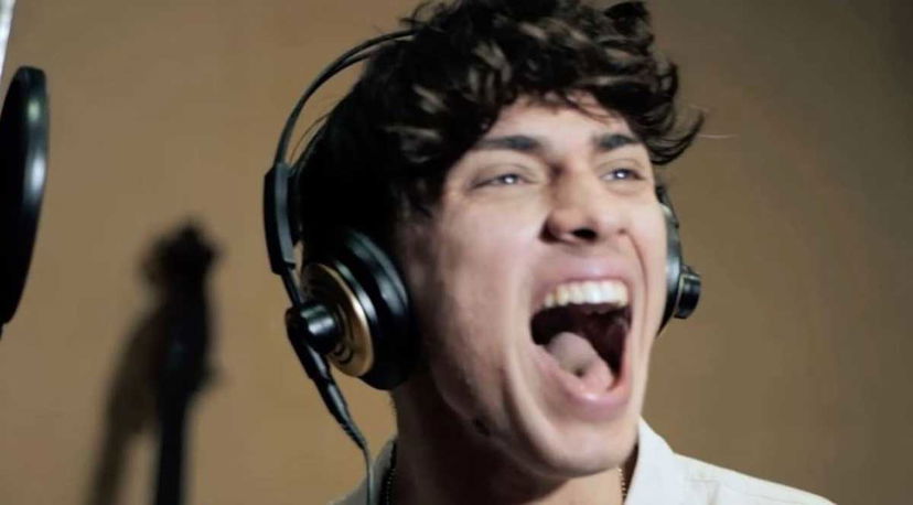 Deddy insultato e minacciato sui social, Instagram ‘censura’ ma lui sbotta: “Fate schifo, curatevi” preview