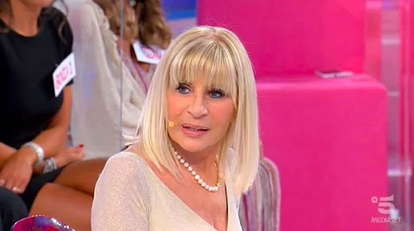 “Gemma Galgani si è rifatta il seno”: dopo il lifting la dama di Uomini e Donne ritocca il decolleté preview