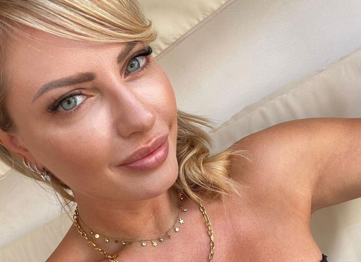 Manila Nazzaro “demolisce” coppia di Temptation Island: “Sono imbarazzanti!” article-post