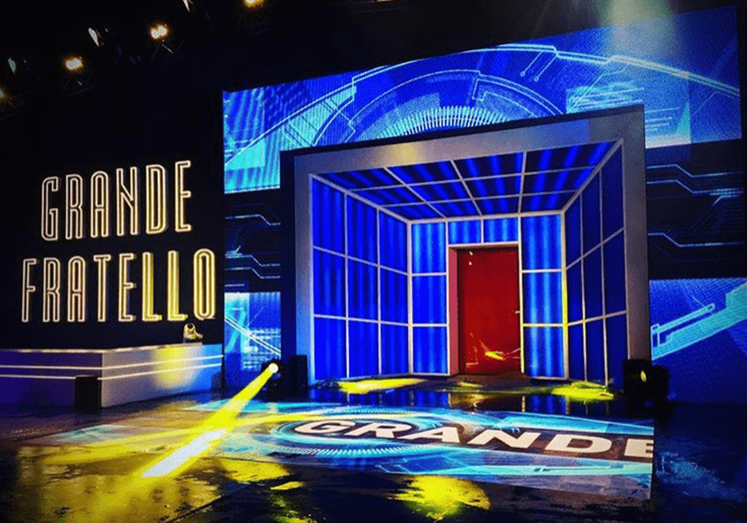 Passerella del Grande Fratello Vip, spunta una gru “sospetta”: ecco a cosa servirà – VIDEO preview