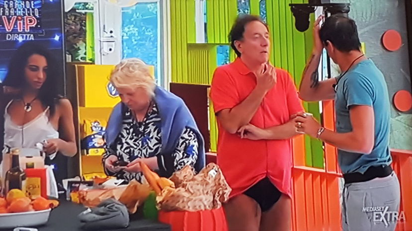 Perché Amedeo Goria è sempre in mutande? La fidanzata Vera Miales interviene e si prende le “colpe” preview